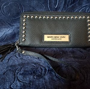 🦋Andrew Marc wallet/wristlet